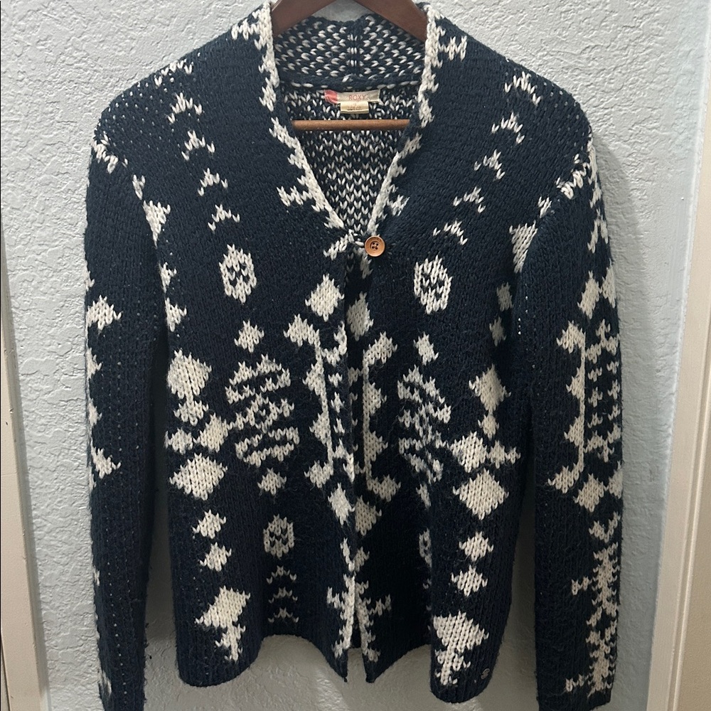 Roxy Girl Embroidered Navy blue and white Sweater Size‎ L
